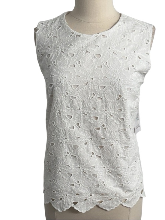 Time and Tru Tops - Women's Sleeveless Floral Embroidery Scalloped Hemline Top White Size XL (16-18)